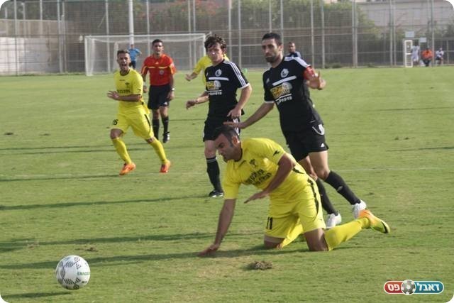 היה כובש את עולמו אם היה כובש מהנקודה הלבנה. עמאר זידאן (מיכה פישנזון)